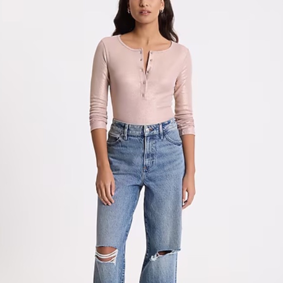 Express Fitted Ribbed Foil Long Sleeve Henley Tee - Picture 2 of 8